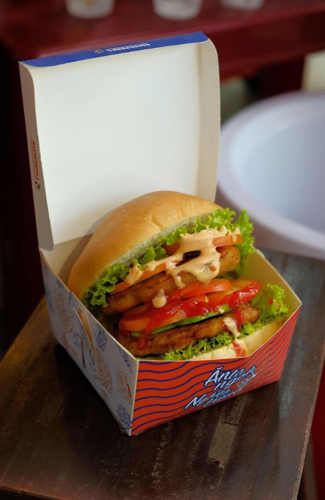 Không dễ để tìm ra 1 cửa hàng cung cấp bánh Hamburger ngon Hà Nội lại đáp ứng được tiêu chí bổ rẻ