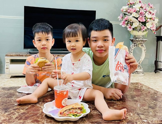 Các loại bánh hamburger rất được lòng các bạn nhỏ ở Việt Nam