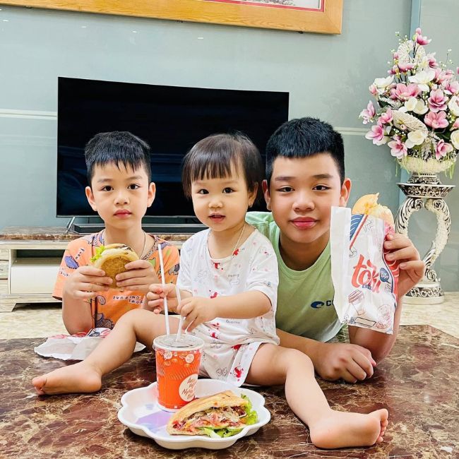 Bật mí 2 công thức làm Hamburger bò siêu ngon cực đơn giản